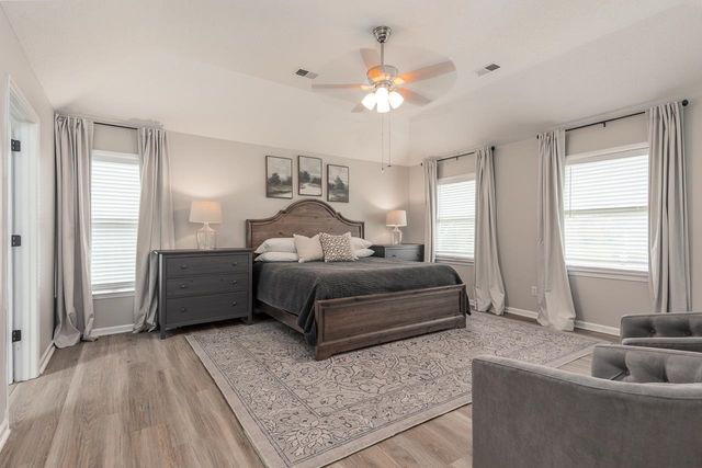 8672 CEDAR FARMS DR, Memphis, TN 38016