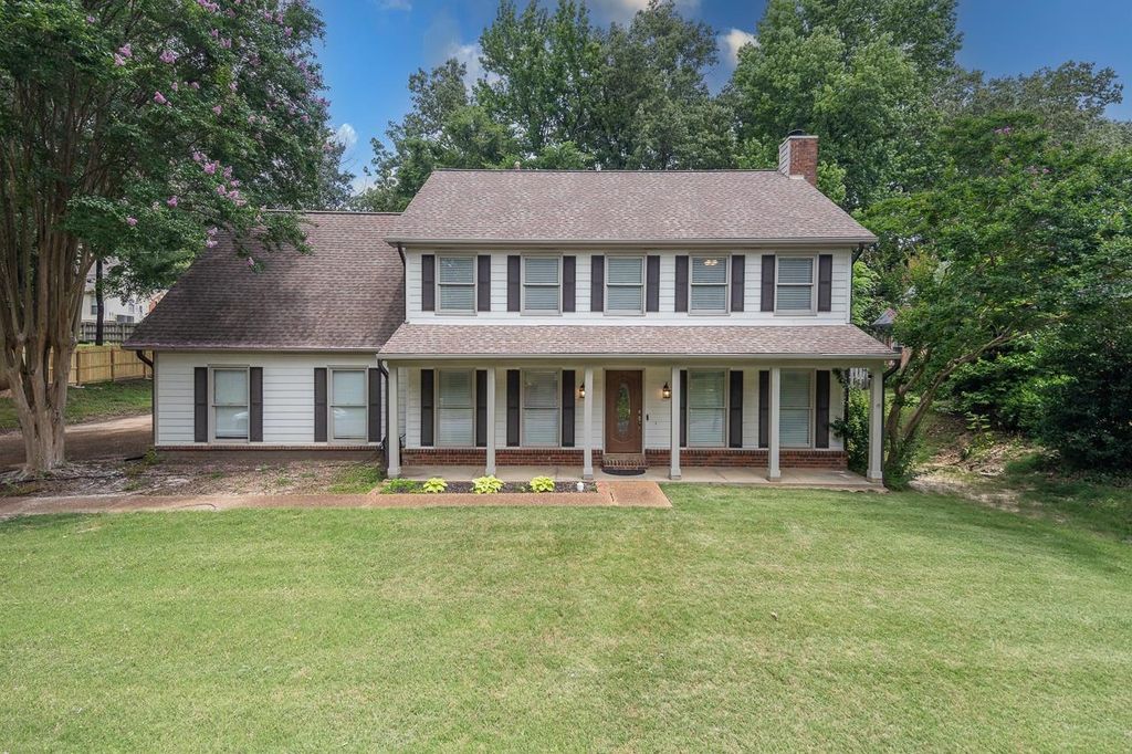 8672 CEDAR FARMS DR, Memphis, TN 38016