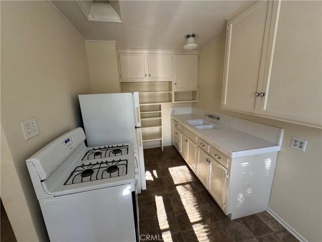 569 Blumont, Laguna Beach, CA 92651