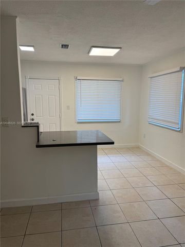 2540 NE 181st Street 2542, North Miami Beach, FL 33160