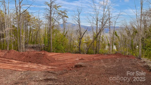 82 Overlook Drive W, Marion, NC 28752