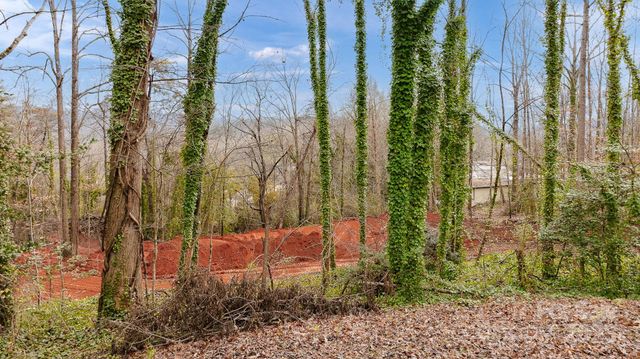 82 Overlook Drive W, Marion, NC 28752