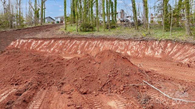 82 Overlook Drive W, Marion, NC 28752