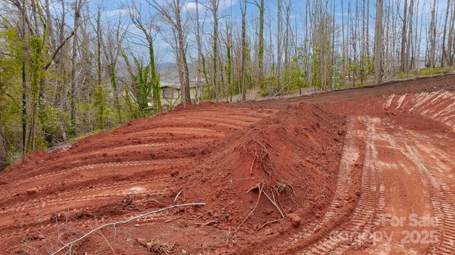 82 Overlook Drive W, Marion, NC 28752