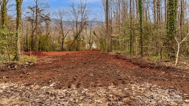 82 Overlook Drive W, Marion, NC 28752