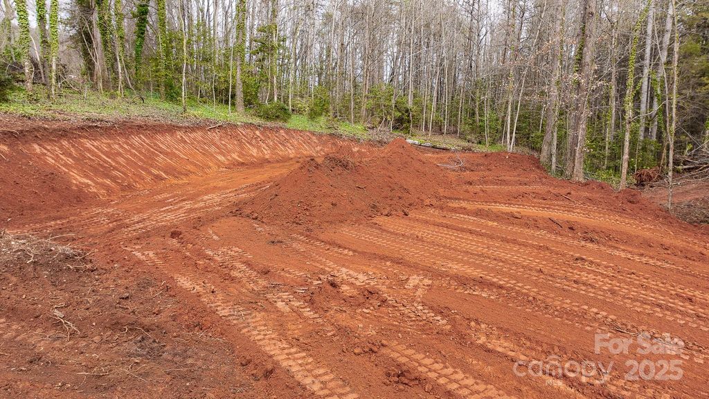 82 Overlook Drive W, Marion, NC 28752