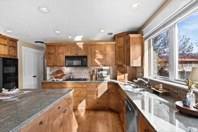 2439 E WOODWILLOW CIR, Salt Lake City, UT 84109