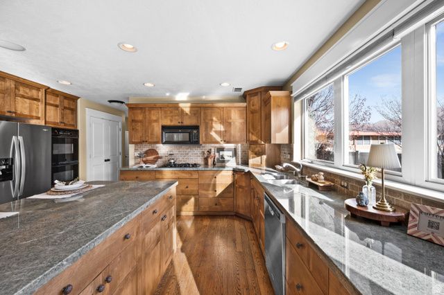 2439 E WOODWILLOW CIR, Salt Lake City, UT 84109