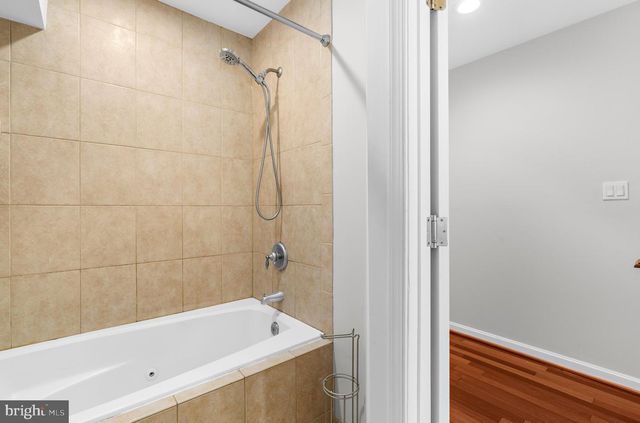 2004 EASTERN AVE, Baltimore, MD 21231