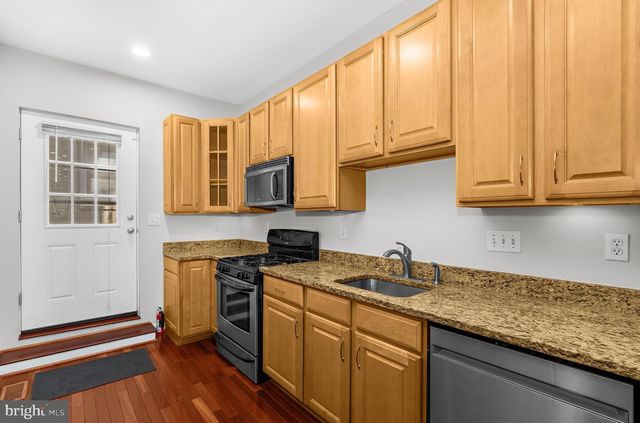 2004 EASTERN AVE, Baltimore, MD 21231