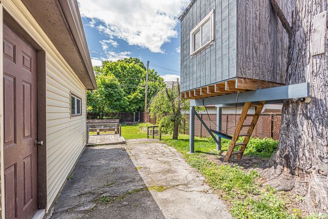 9150 S Hoyne Avenue, Chicago, IL 60643