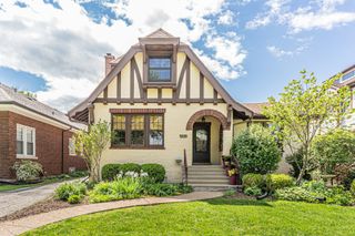 9150 S Hoyne Avenue, Chicago, IL 60643