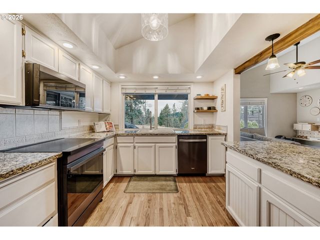 1175 Sw CHASTAIN Dr, Gresham, OR 97080