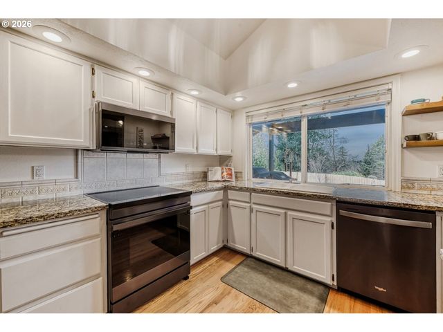 1175 Sw CHASTAIN Dr, Gresham, OR 97080