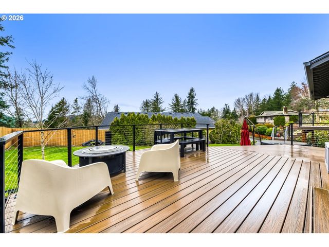 1175 Sw CHASTAIN Dr, Gresham, OR 97080