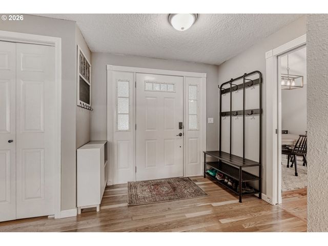 1175 Sw CHASTAIN Dr, Gresham, OR 97080