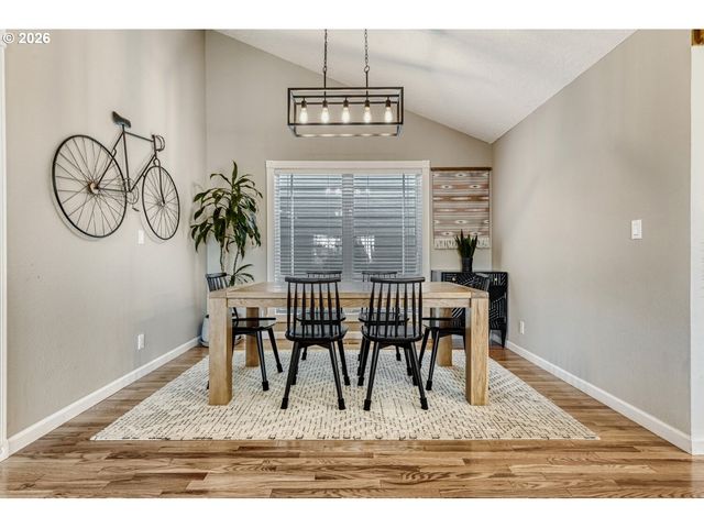 1175 Sw CHASTAIN Dr, Gresham, OR 97080