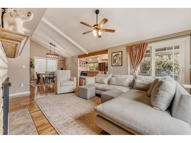 1175 Sw CHASTAIN Dr, Gresham, OR 97080