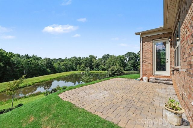 12722 Rusty Blackbird Way, Charlotte, NC 28278