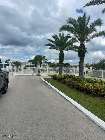 75 Hacienda BLVD, Fort Myers, FL 33905