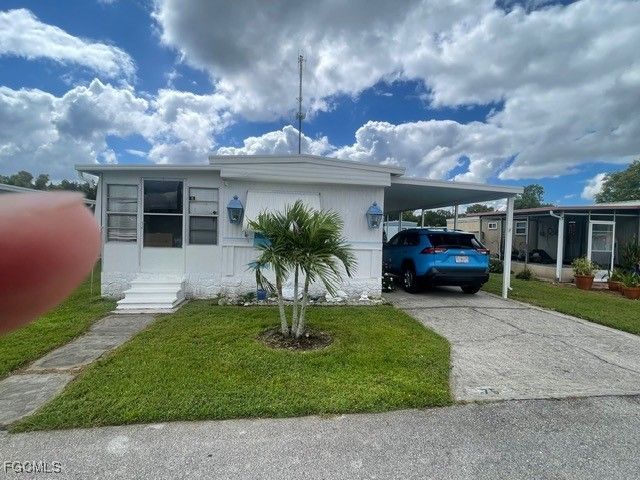 75 Hacienda BLVD, Fort Myers, FL 33905