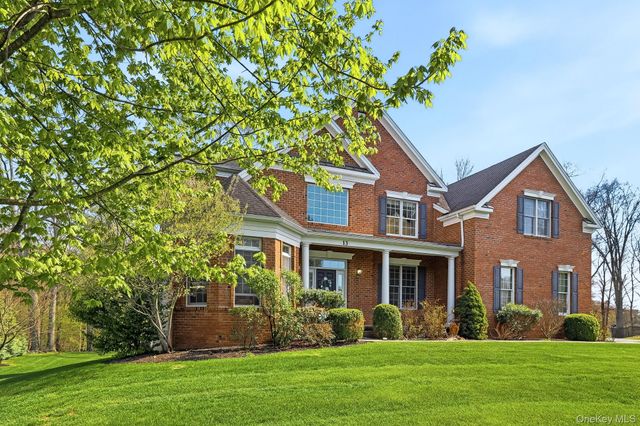 13 Chestnut Street, Hopewell Junction, NY 12533