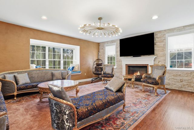 13 Chestnut Street, Hopewell Junction, NY 12533