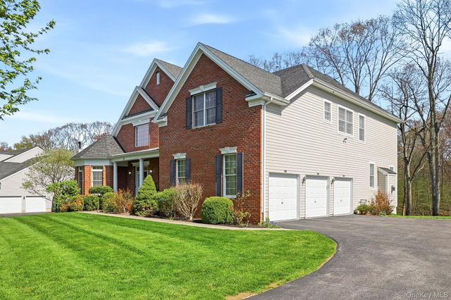 13 Chestnut Street, Hopewell Junction, NY 12533