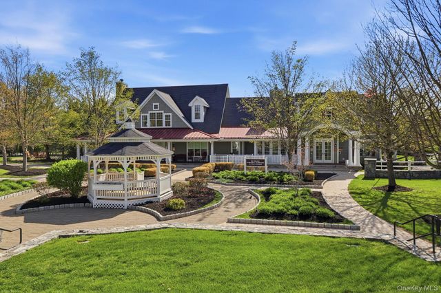 13 Chestnut Street, Hopewell Junction, NY 12533