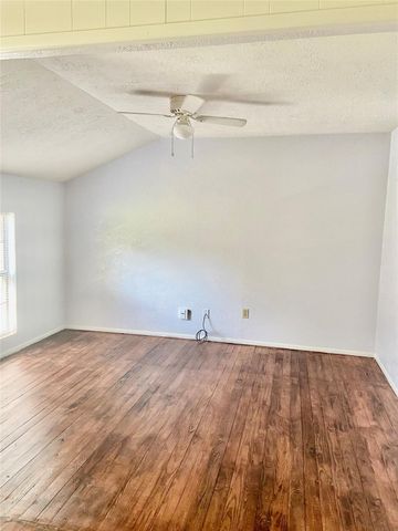 416 N Tinsley St Street, Angleton, TX 77515