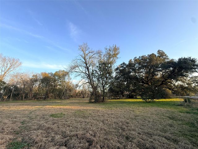 416 N Tinsley St Street, Angleton, TX 77515