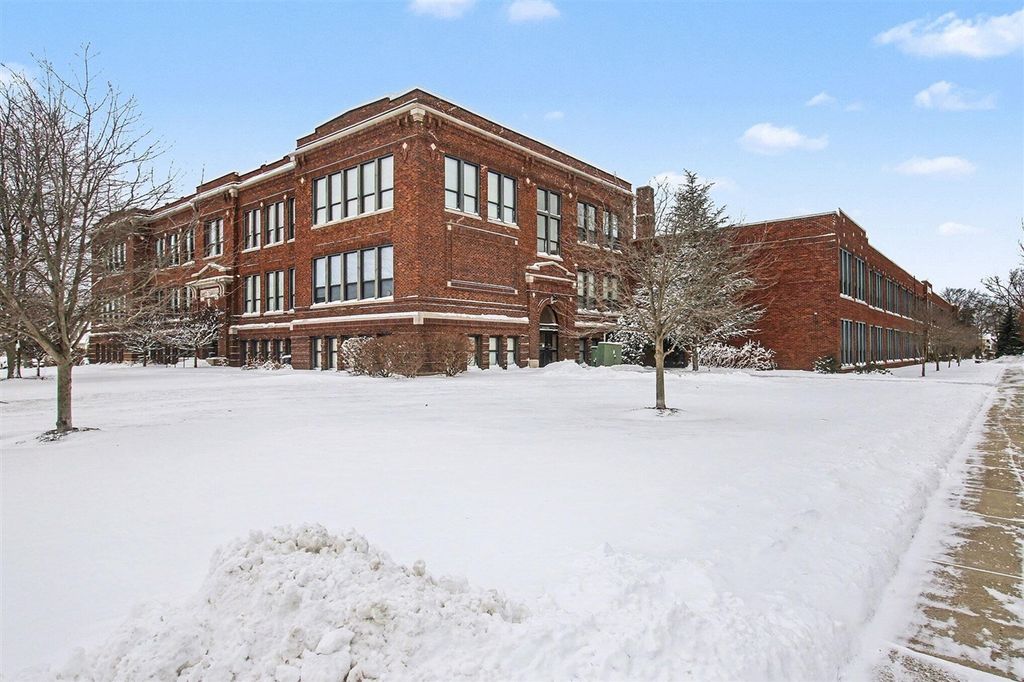 500 Erie Street 213, South Haven, MI 49090