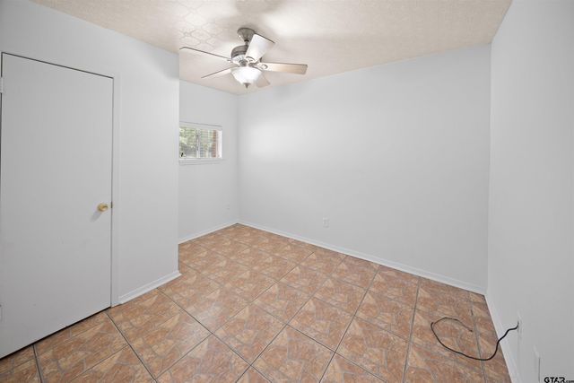 230 County Road 2302, Mineola, TX 75773