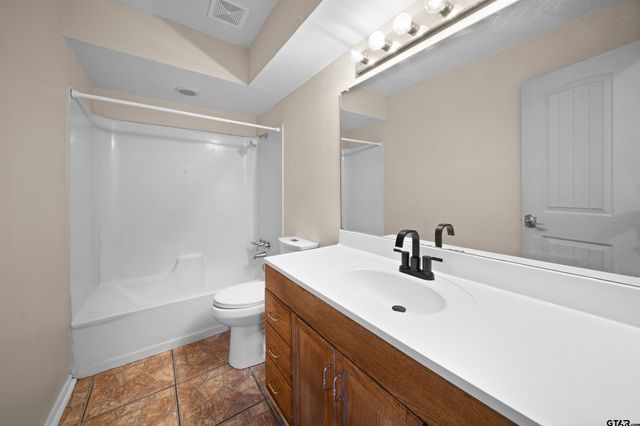 230 County Road 2302, Mineola, TX 75773