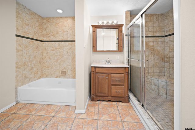 230 County Road 2302, Mineola, TX 75773