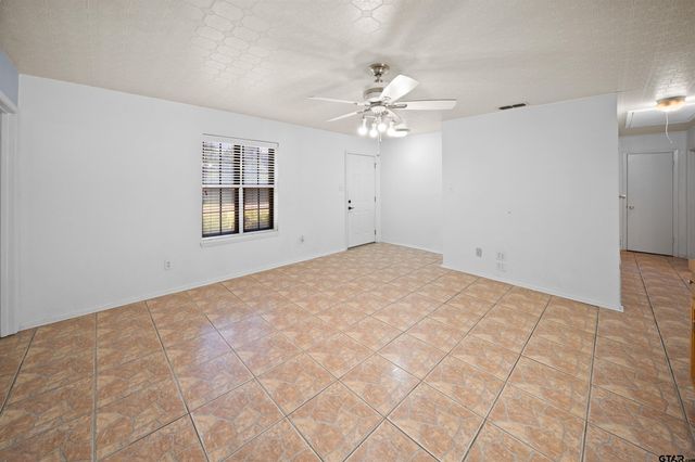 230 County Road 2302, Mineola, TX 75773