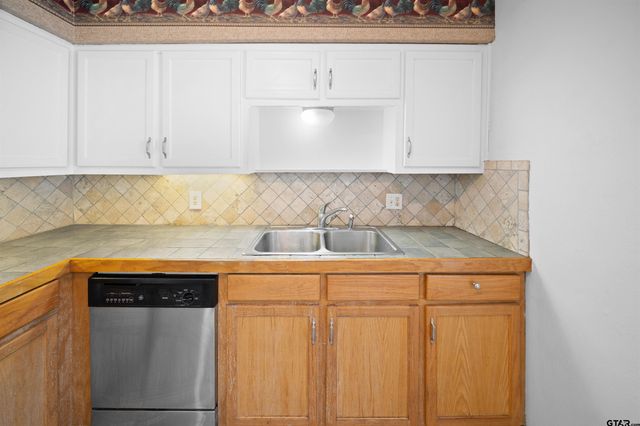 230 County Road 2302, Mineola, TX 75773