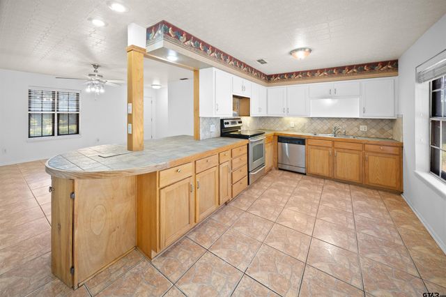 230 County Road 2302, Mineola, TX 75773