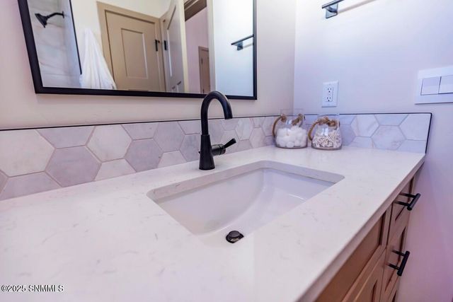 6733 Malibu Avenue, Las Cruces, NM 88012