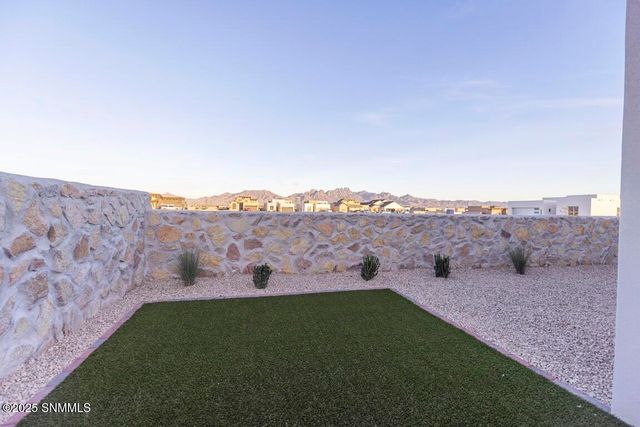 6733 Malibu Avenue, Las Cruces, NM 88012