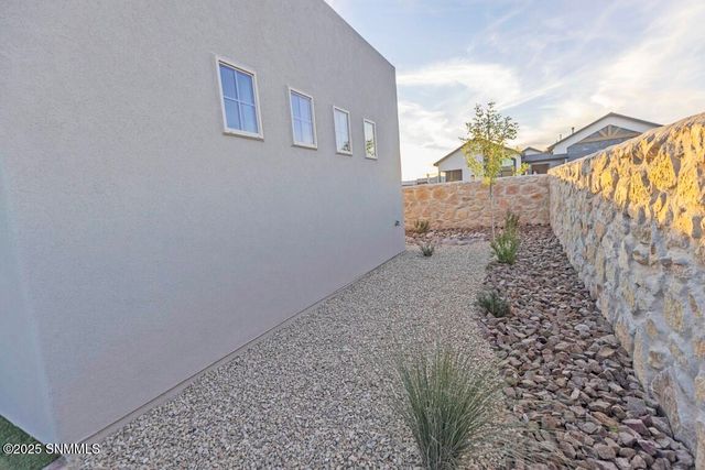 6733 Malibu Avenue, Las Cruces, NM 88012