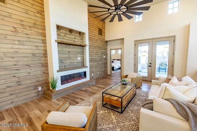 6733 Malibu Avenue, Las Cruces, NM 88012