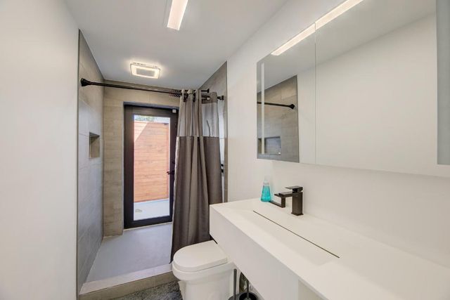 3000 NE 21st Terrace NE, Fort Lauderdale, FL 33306