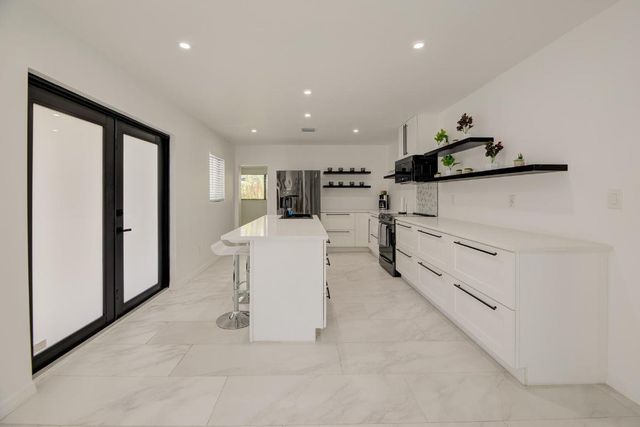 3000 NE 21st Terrace NE, Fort Lauderdale, FL 33306