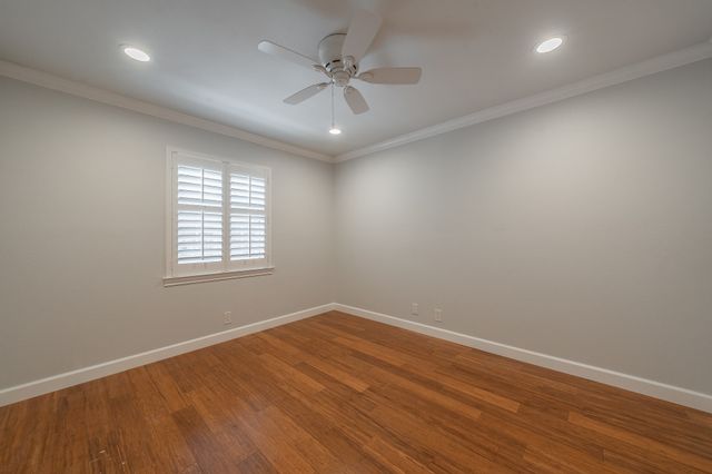 913 Roaring Springs Road, Fort Worth, TX 76114