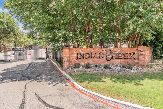 913 Roaring Springs Road, Fort Worth, TX 76114