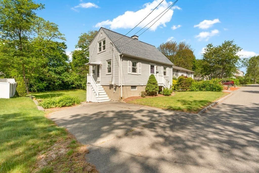 30 Wheeler Ave, Melrose, MA 02176