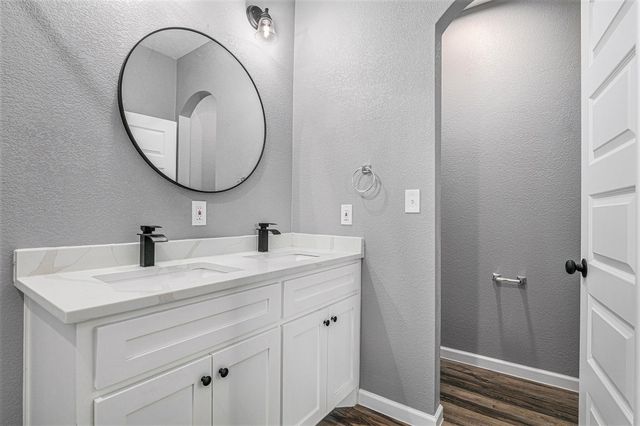 1615 E Hattie Street, Fort Worth, TX 76104