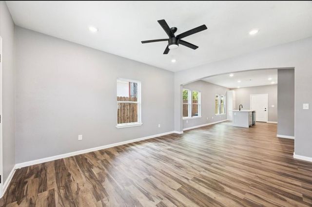 1615 E Hattie Street, Fort Worth, TX 76104