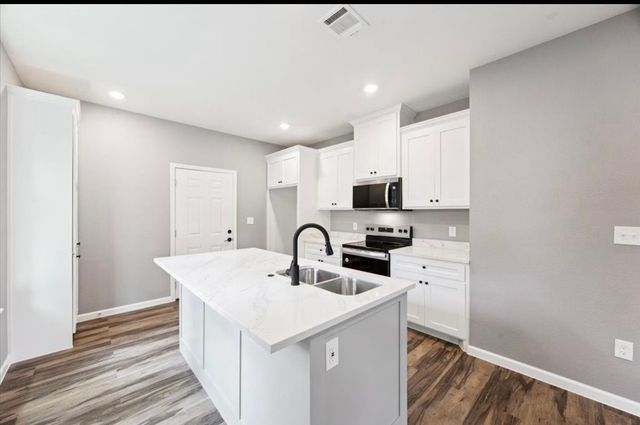 1615 E Hattie Street, Fort Worth, TX 76104